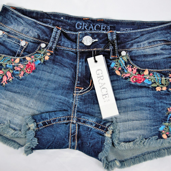 Grace In LA Shorts 2017 - Picture 6 of 7