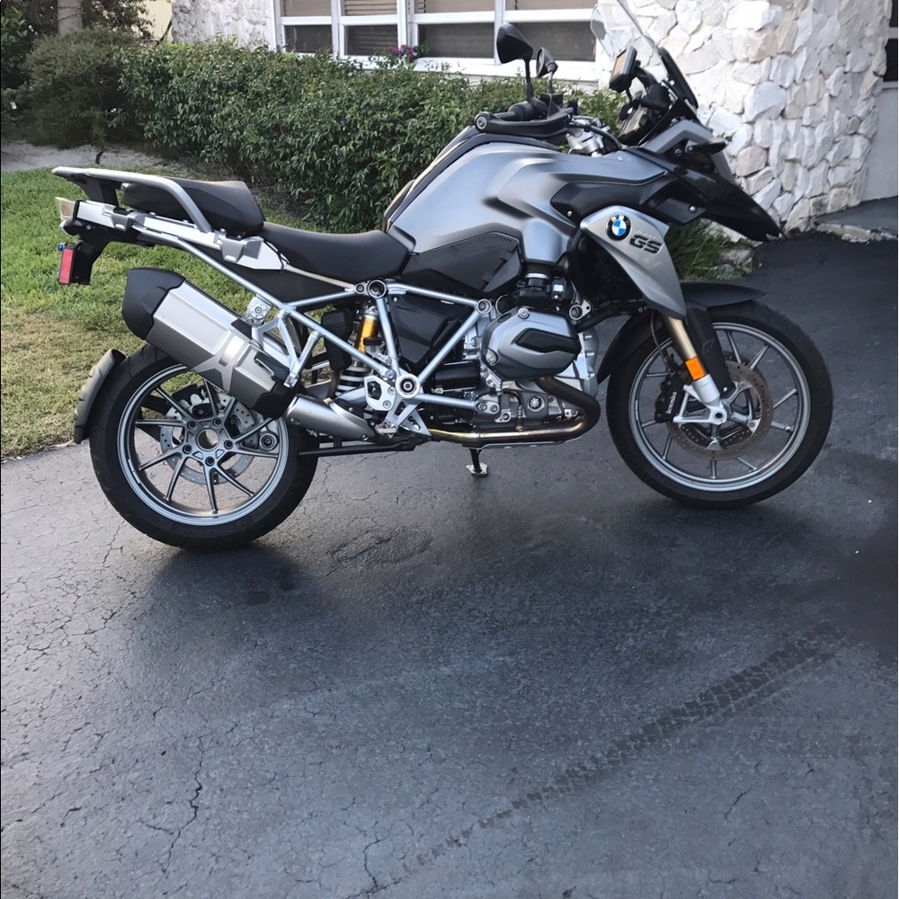 Meet your Posher, Ray