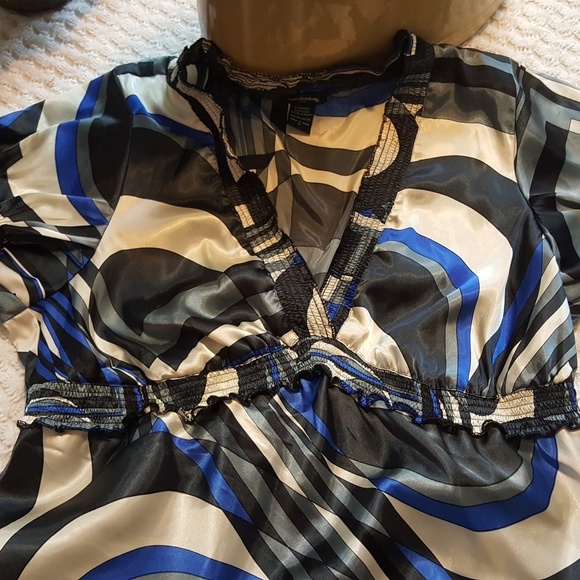 💕Plus Eyeshadow multi colored blouse - Picture 2 of 3