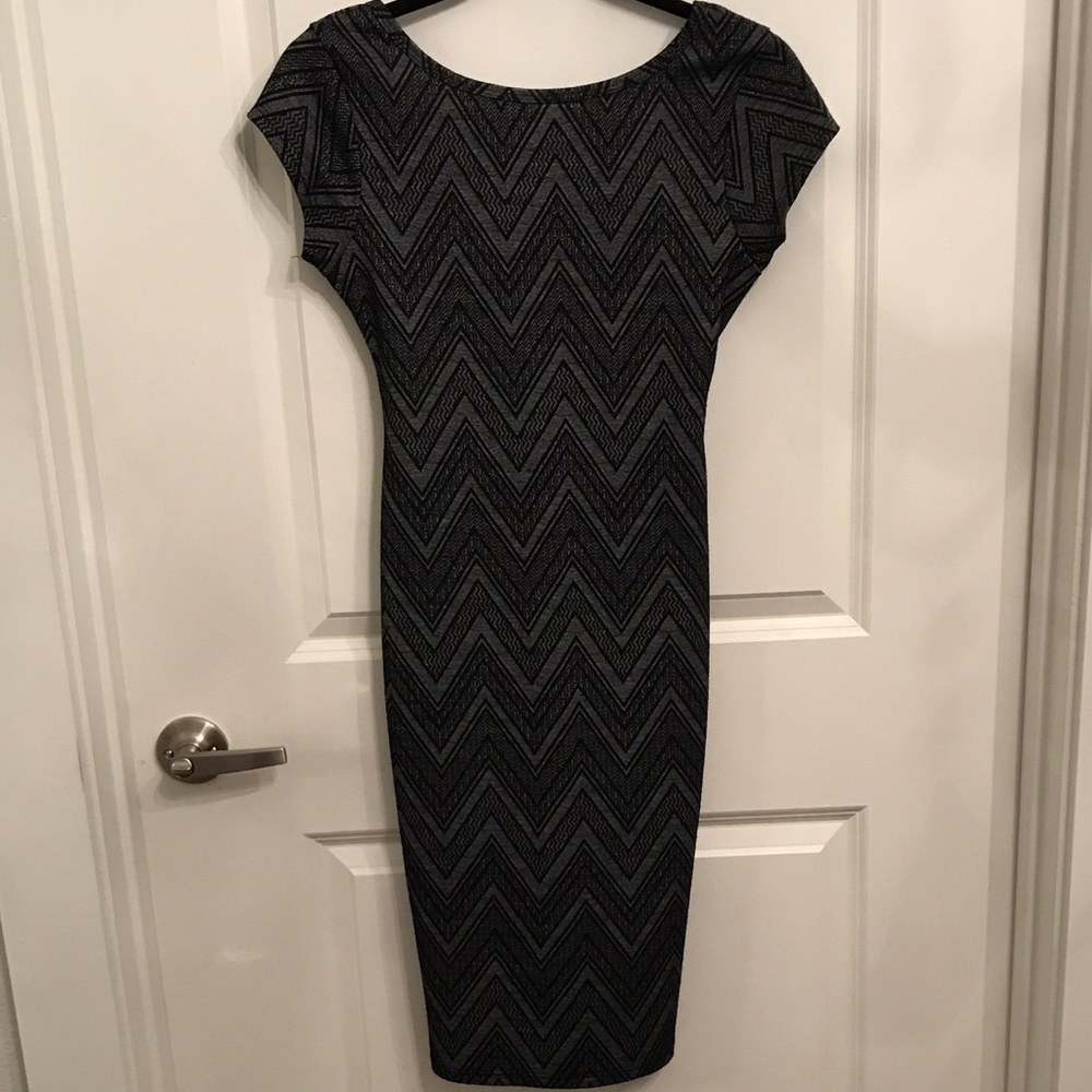 Arden B Chevron Print Midi Dress