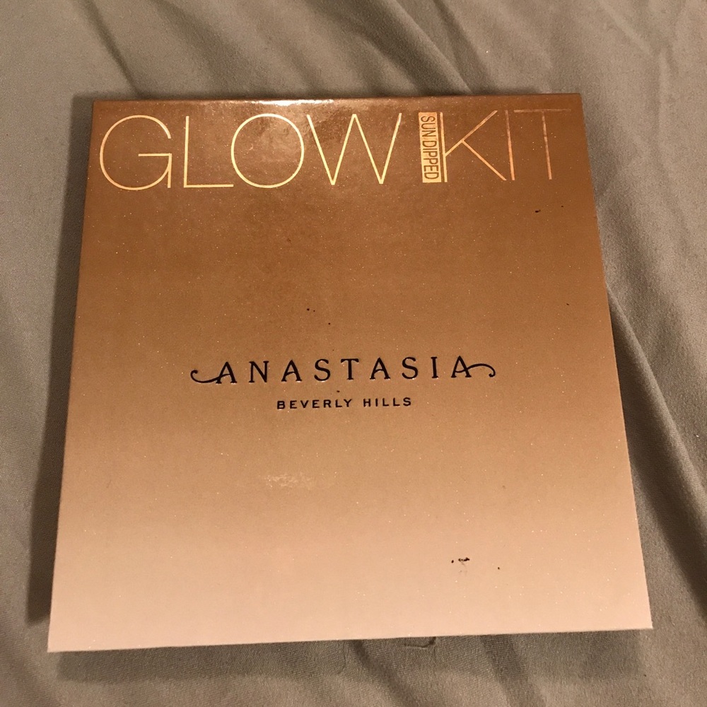 Anastasia Beverly Hills sun dipped glow kit