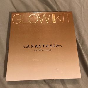 Anastasia Beverly Hills sun dipped glow kit