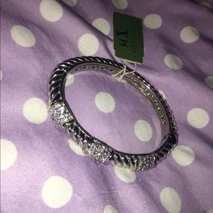 Women's bracelet