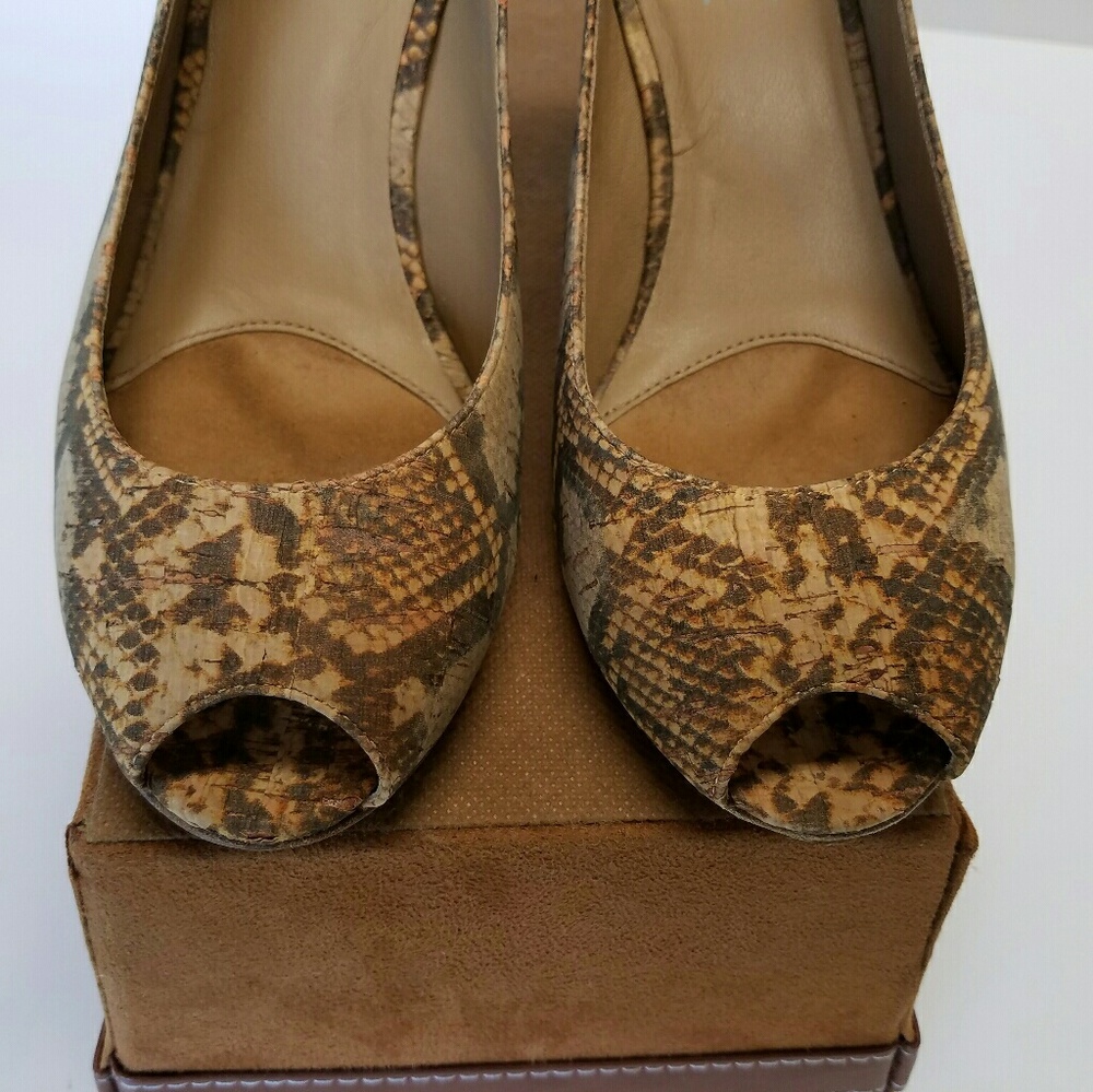 Donald J. Pliner Reptile Print Heels - Picture 3 of 8