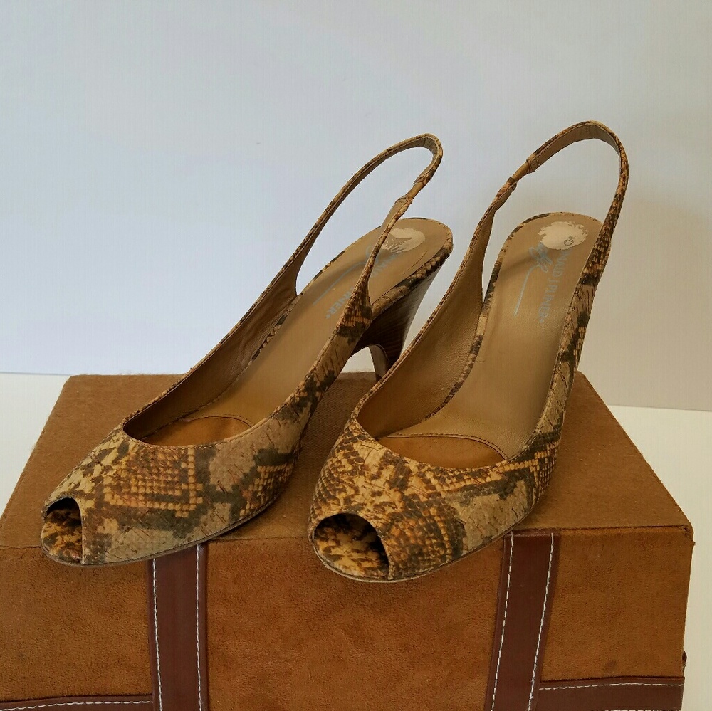 Donald J. Pliner Reptile Print Heels - Picture 4 of 8