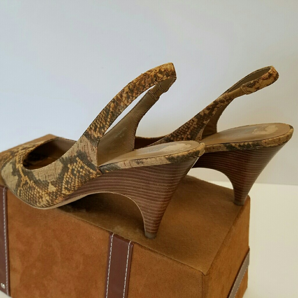 Donald J. Pliner Reptile Print Heels - Picture 5 of 8