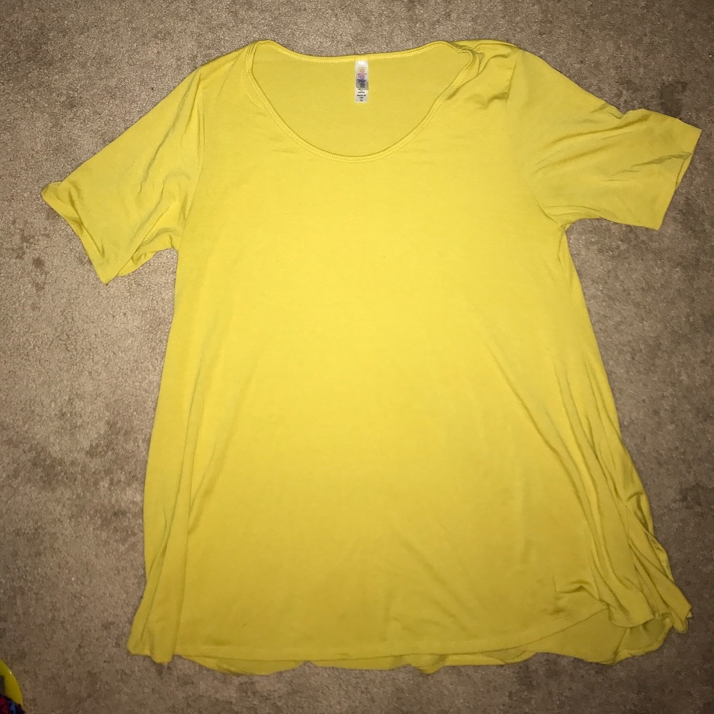 XL Yellow Lularoe Perfect T