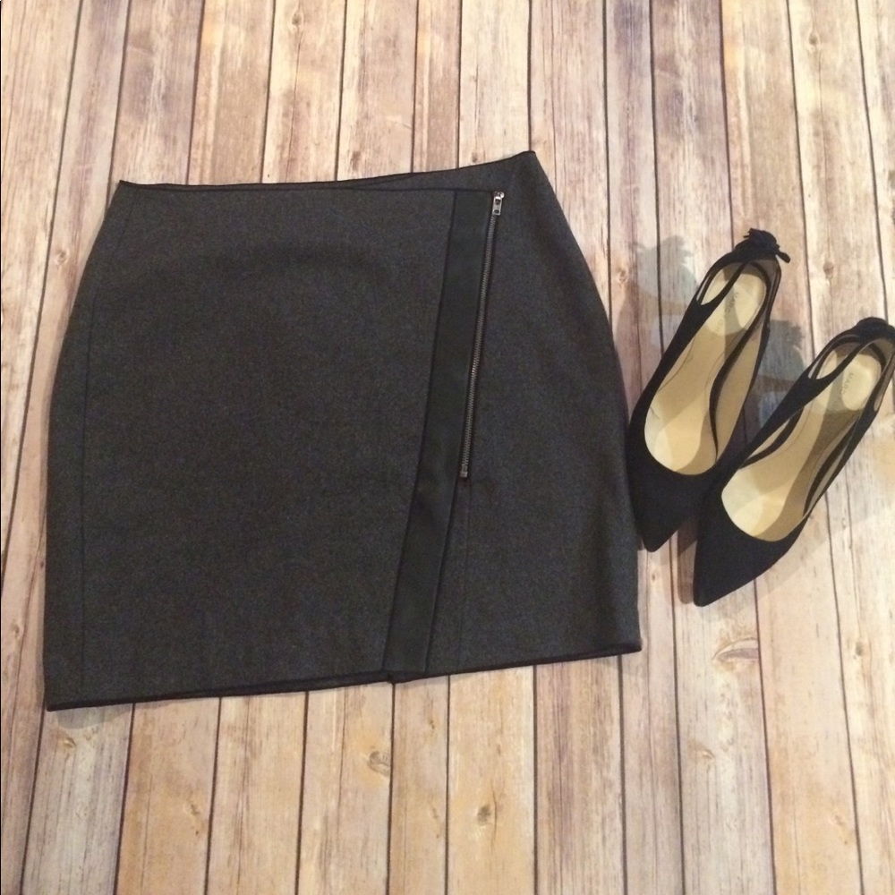 Banana Republic Gray NWOT Mini Skirt w/ Slit 12