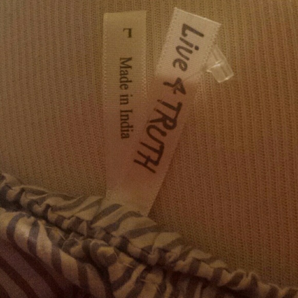 NWOT. Live 4 Truth One Shoulder Top. Size Small - Picture 7 of 8