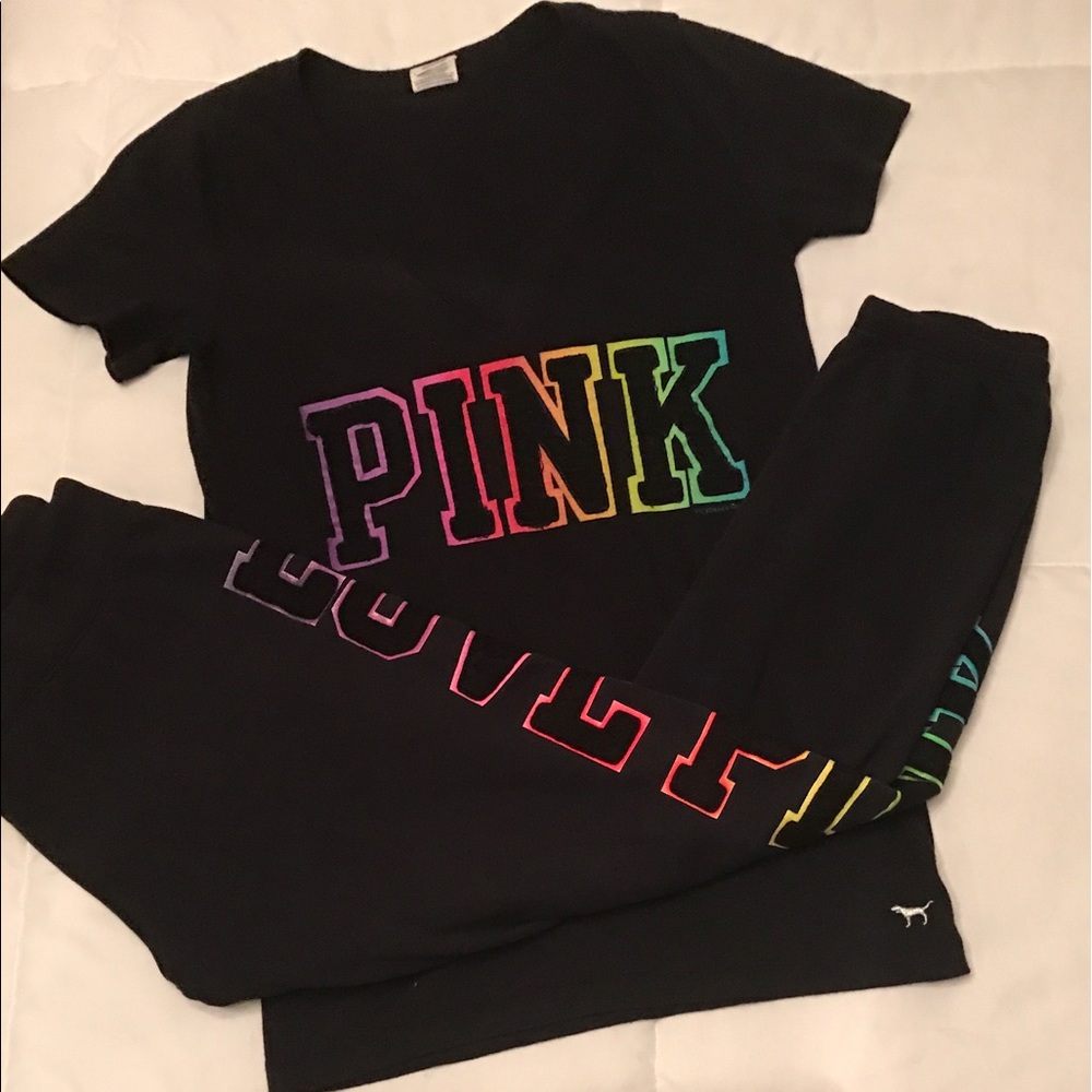 🎀PINK VS Rainbow RARE HTF V Neck & Crew Set🎀