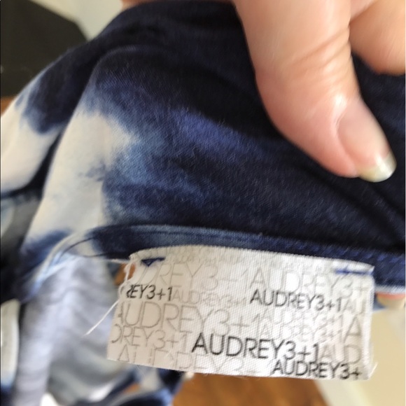 SOLD☺️Blue & white tie dyed romper Audrey 3+1 Smal - Picture 6 of 6