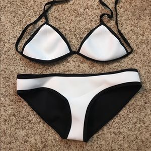 AUTHENTIC Triangl Swim Set