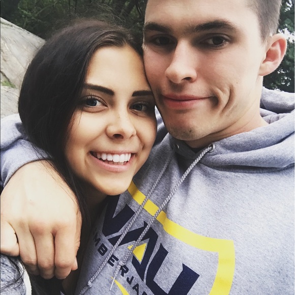 Meet your Posher, Jessica - Picture 3 of 3