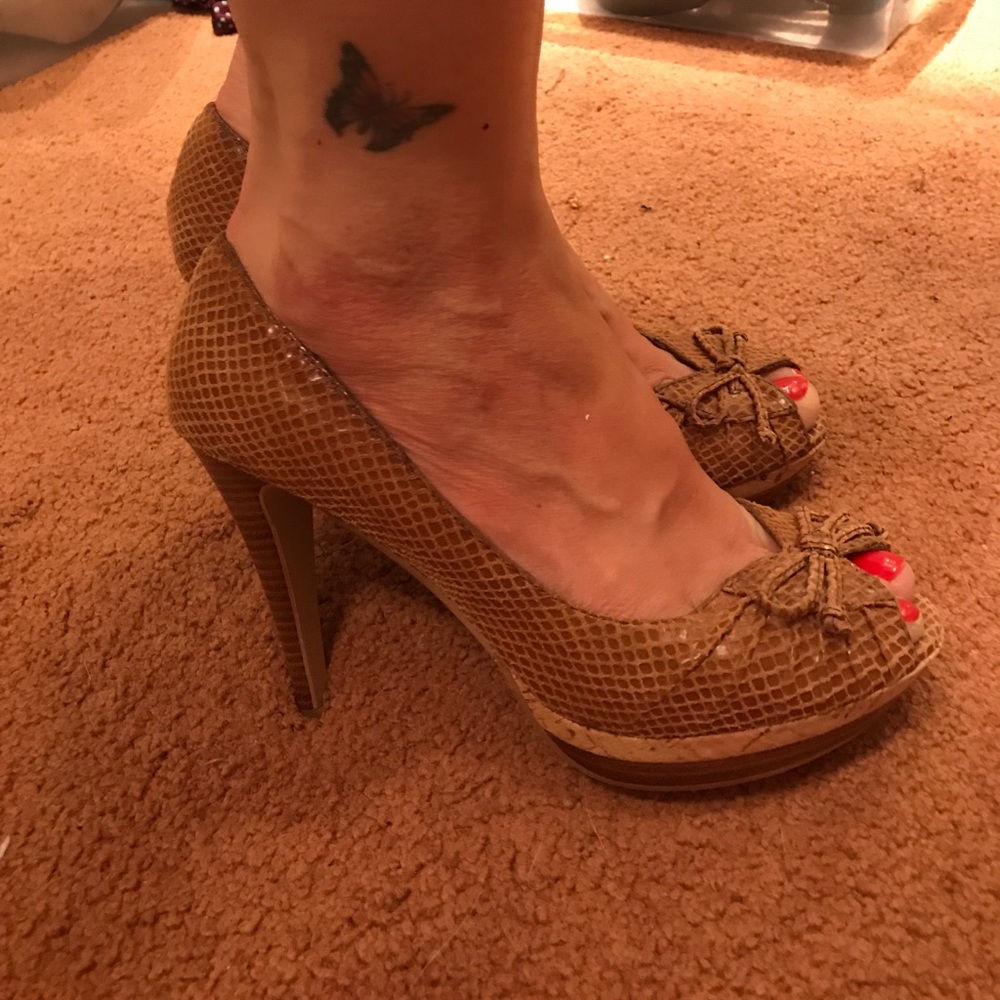 Moda tan/brown heels - Picture 2 of 4