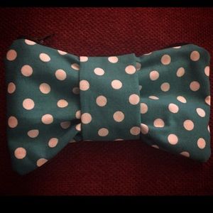 Bow Shaped Zipper Pouch