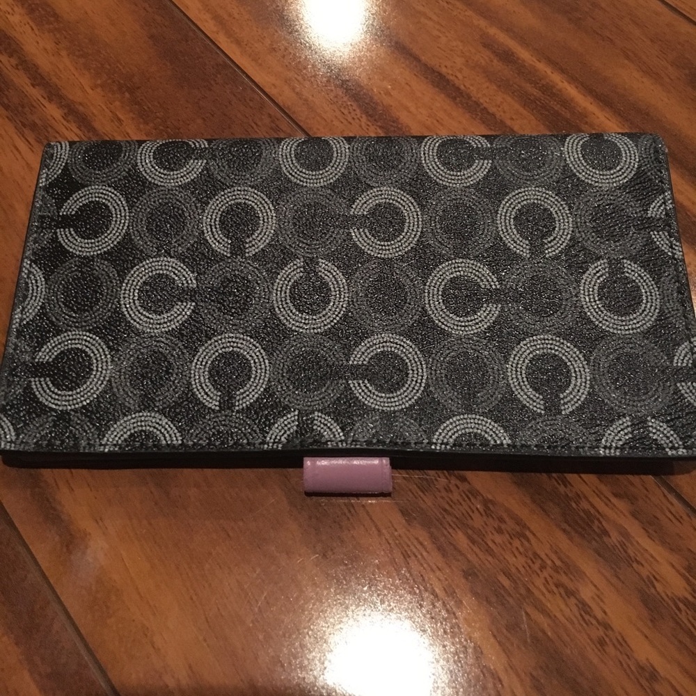 Coach checkbook