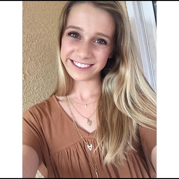 Meet your Posher, Christina - Picture 1 of 1