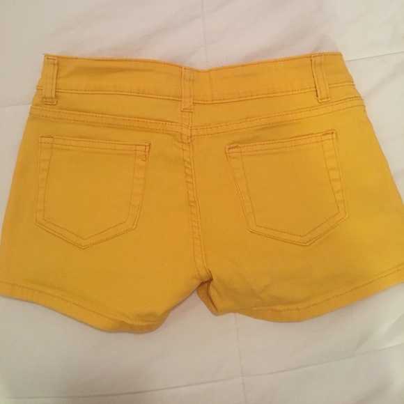 Yellow shorts - Picture 2 of 3