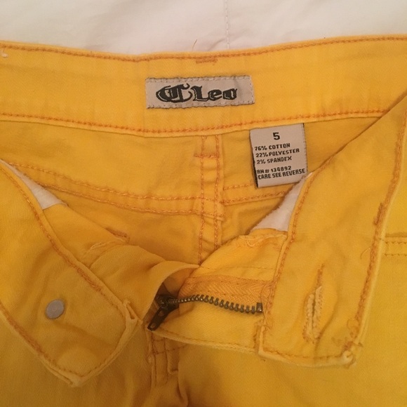 Yellow shorts - Picture 3 of 3