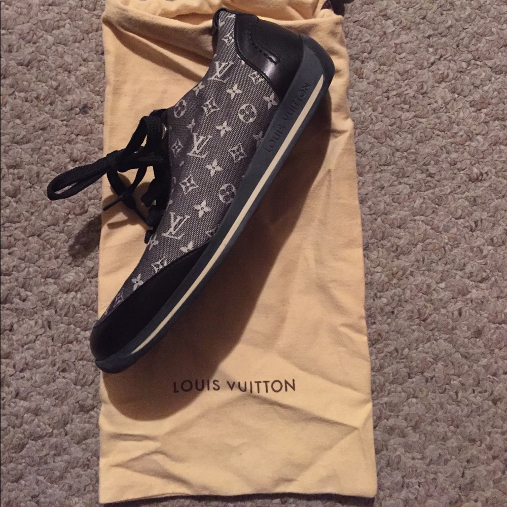 Shoe - Picture 4 of 6