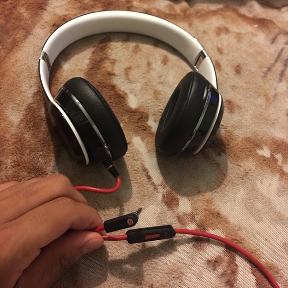 Black and white beats - Picture 3 of 4