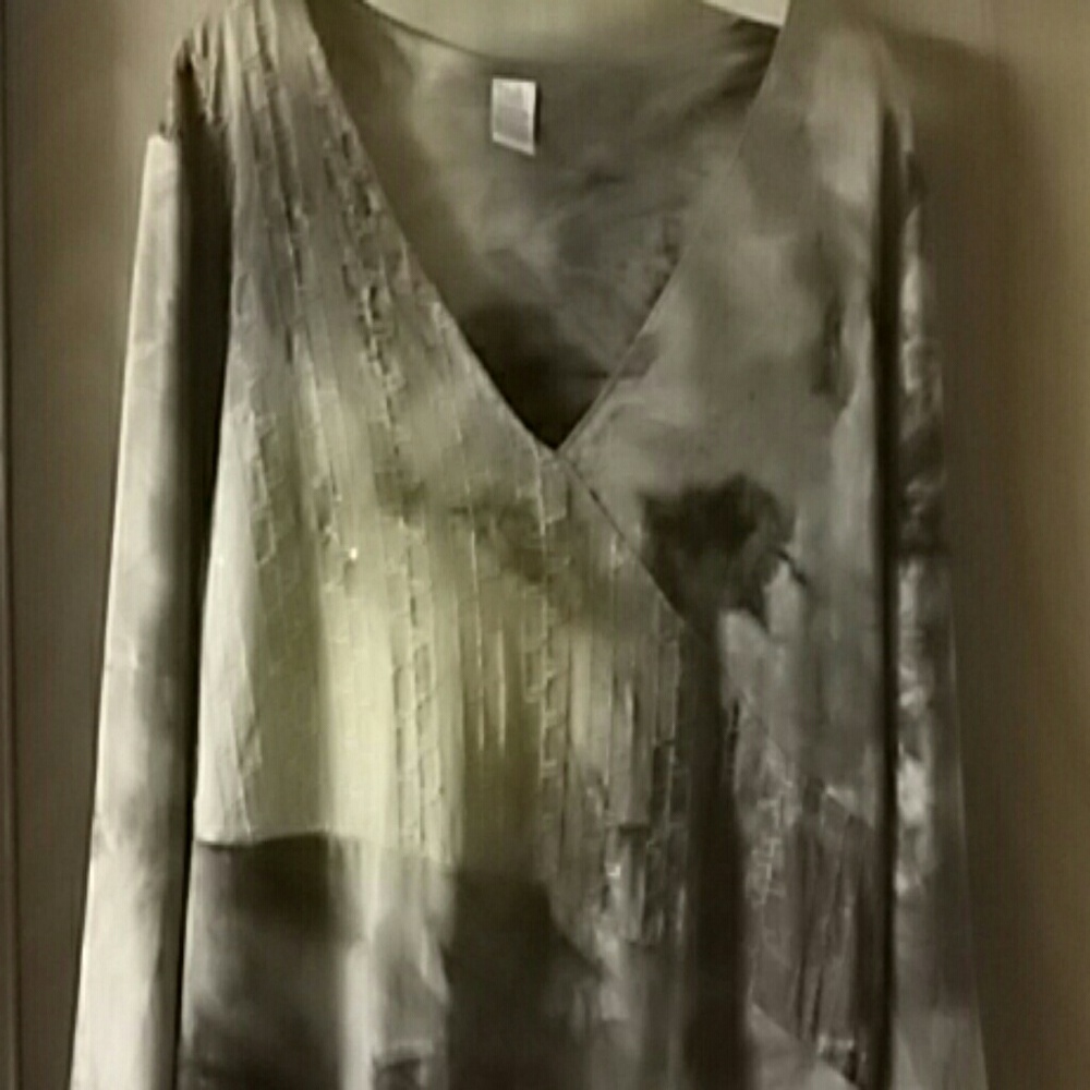 Women's plus size top
