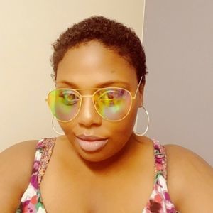 Meet your Posher, Crystal