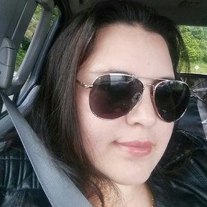 Meet your Posher, Adriana