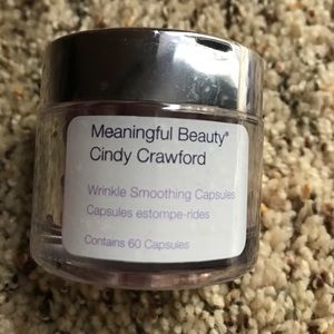 Wrinkle smoothing capsules