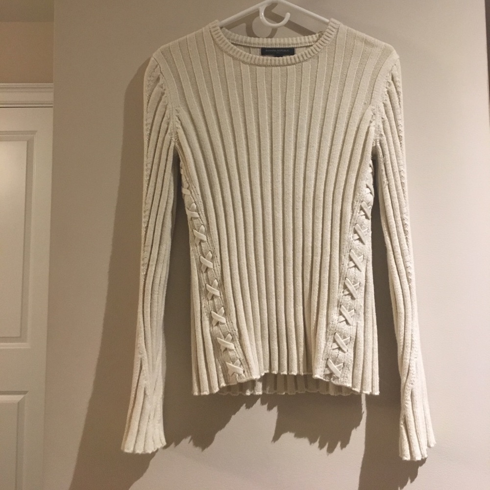 NEW Banana Republic cream knit sweater
