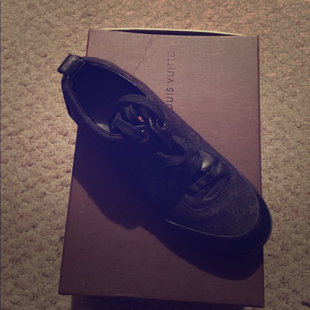 Shoe