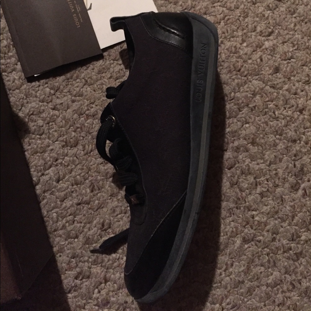 Shoe - Picture 3 of 4