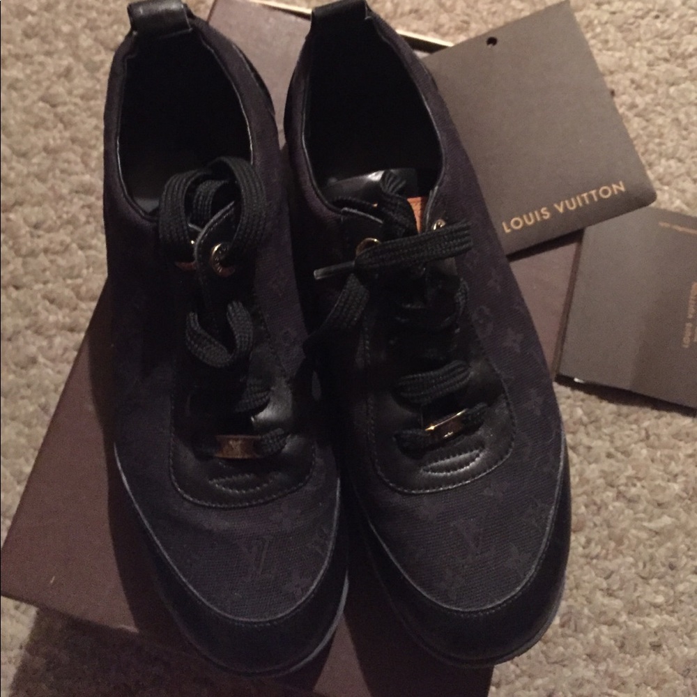 Shoe - Picture 4 of 4
