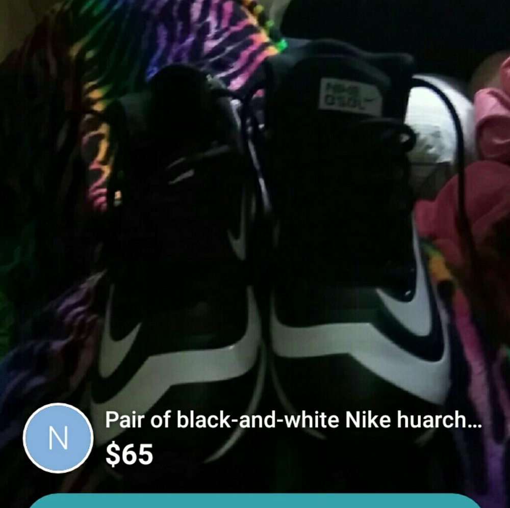 Black and white Nike hurache baseball cleats