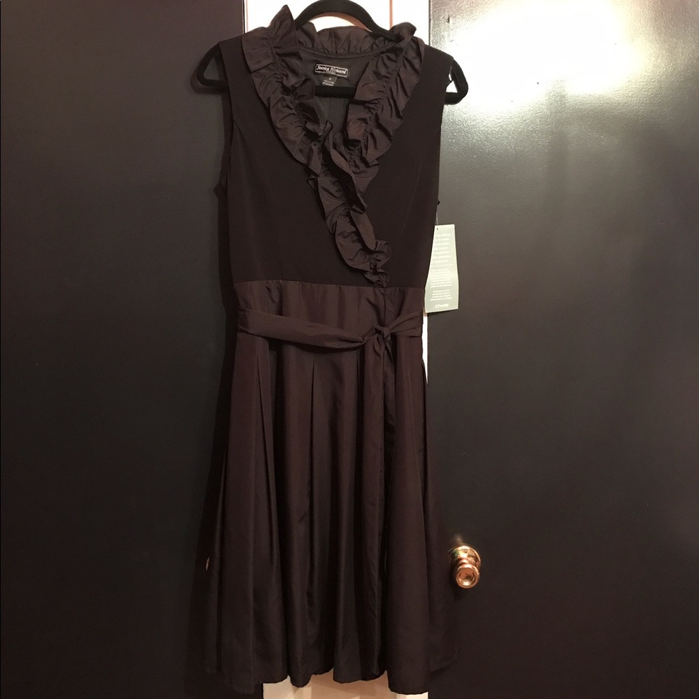 Jessica Howard Ruffle Accent Dress