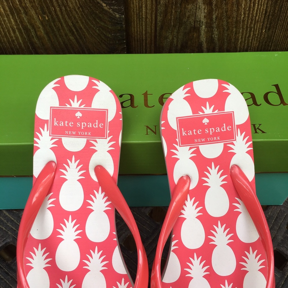 🎉HP🎉NIB Kate Spade Flip Flops On Sale!! - Picture 3 of 4