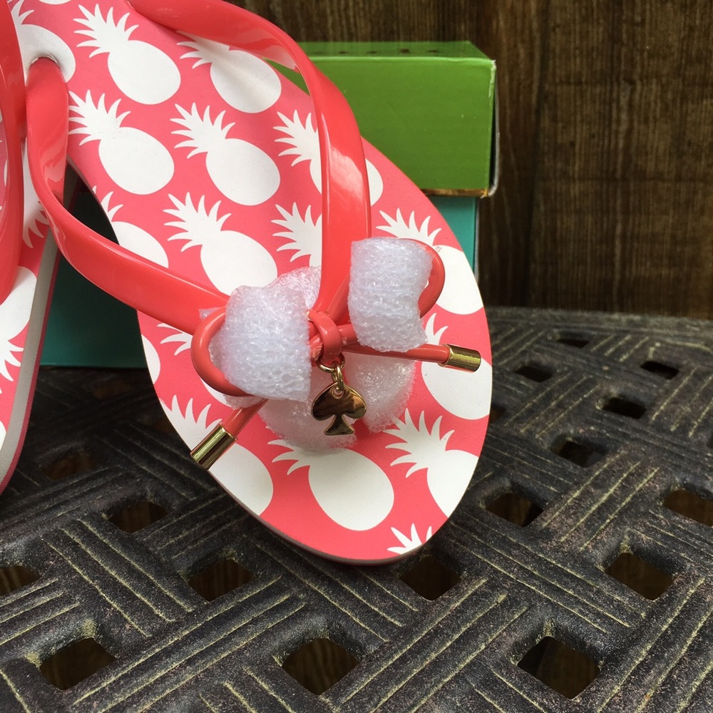 🎉HP🎉NIB Kate Spade Flip Flops On Sale!! - Picture 4 of 4