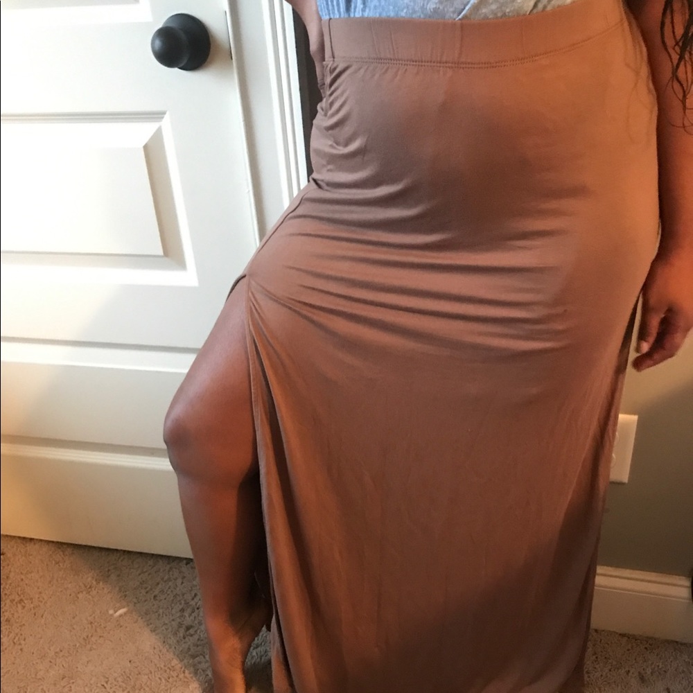 Beige skirt with a sexy slit !!