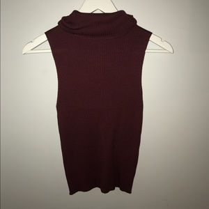 Burgundy turtleneck short sleeve shirt