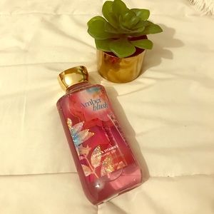 Bath and Body Works amber blush shower gel🚿
