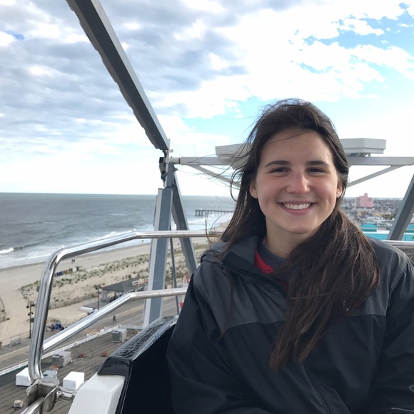 Meet your Posher, Julianna - Picture 1 of 1