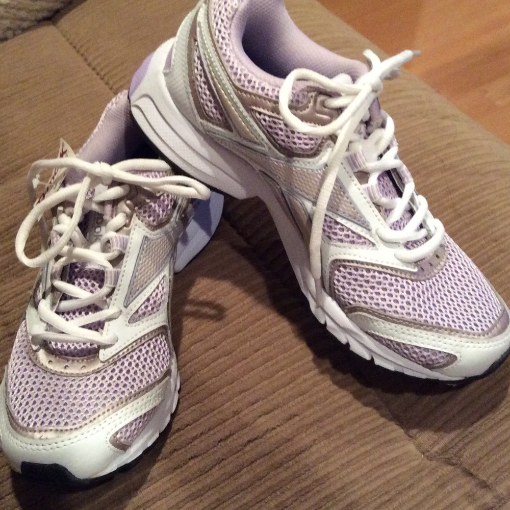 NWT lavender Reebok memory-tech athletic shoes.