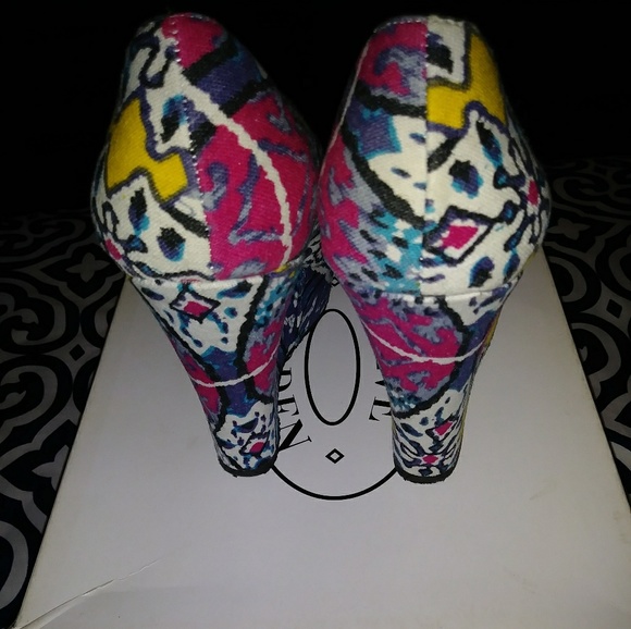 Steven Madden Pammyy Multi - Picture 2 of 3