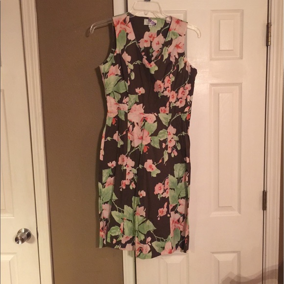 Dresses & Skirts - Brown Floral Sleeveless Dress