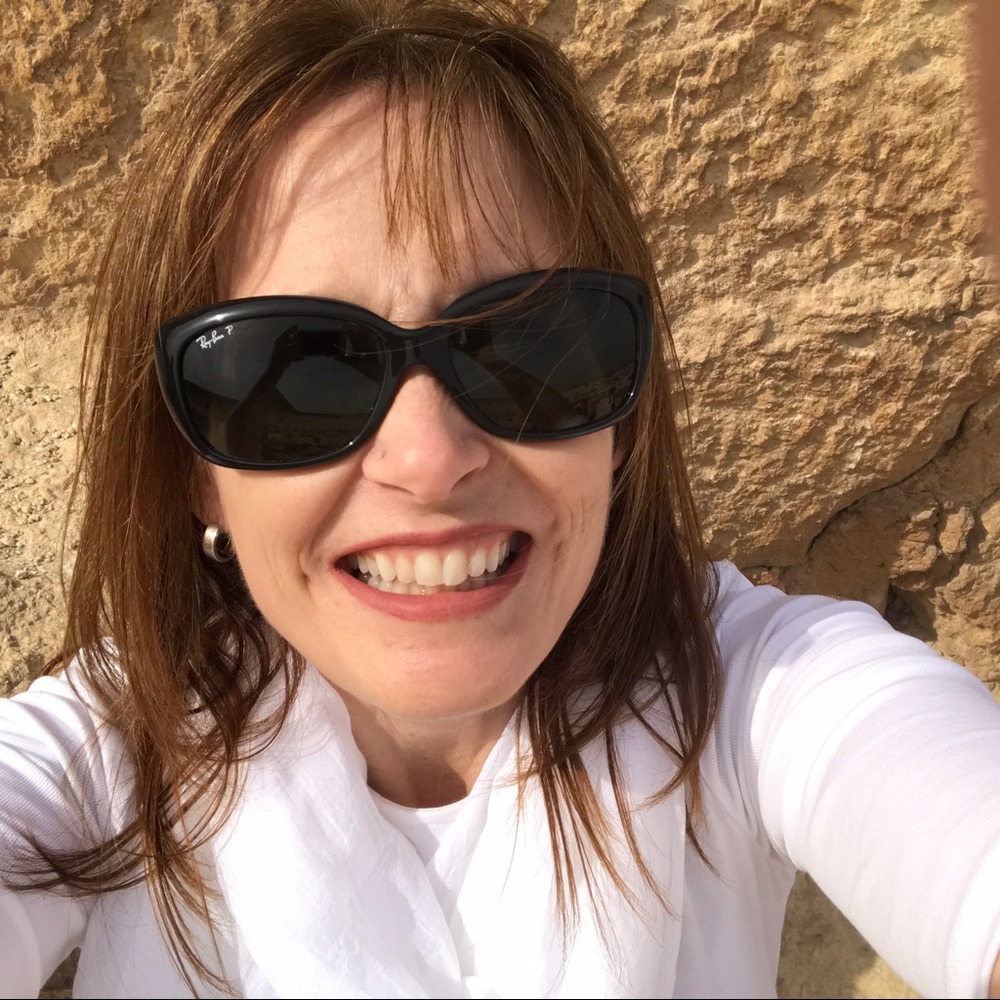 Meet your Posher, Leah