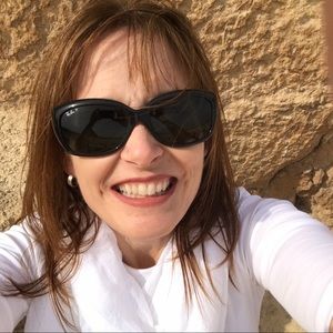 Meet your Posher, Leah