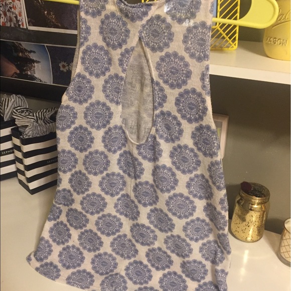 Patterned tank - Picture 2 of 2