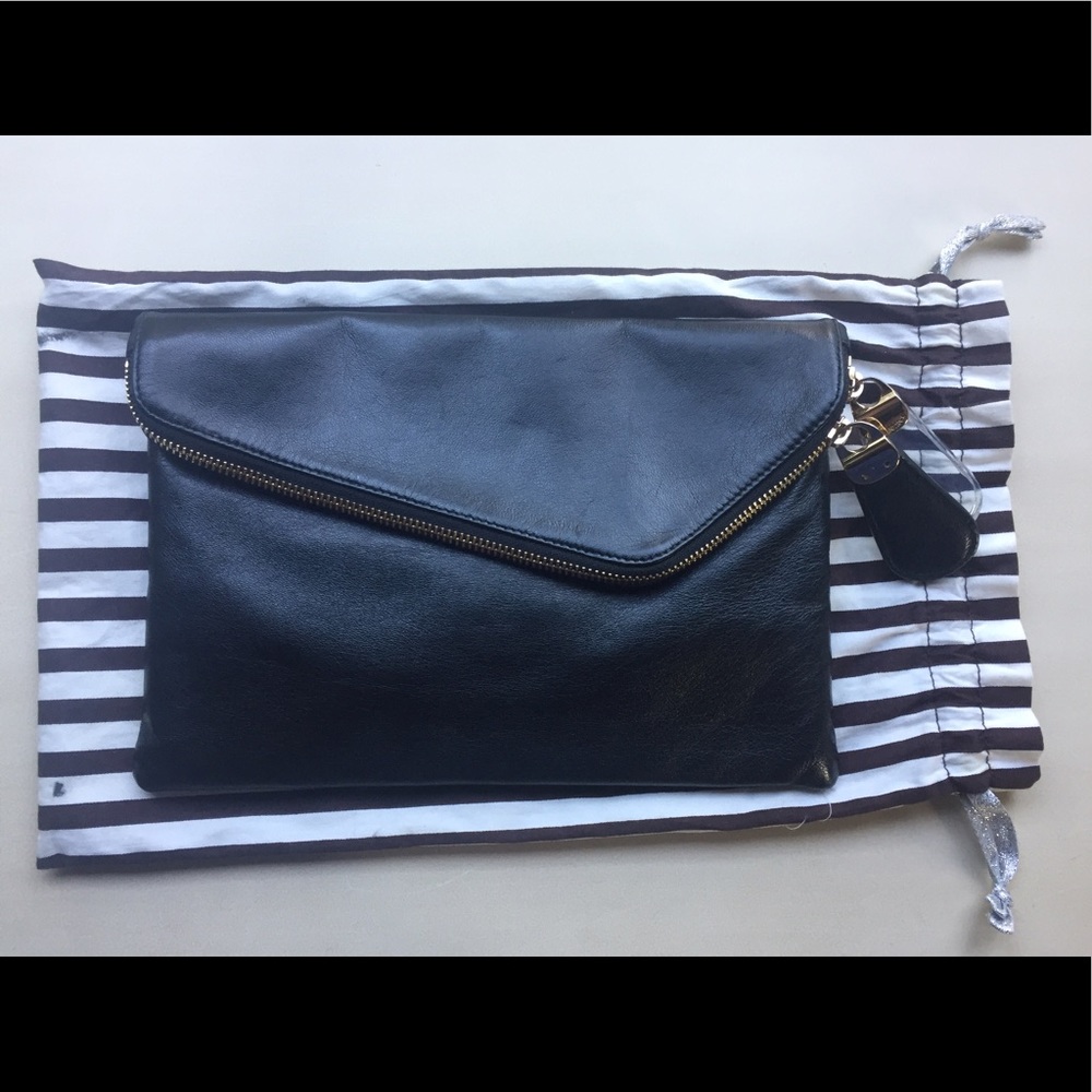 Cute AUTHENTIC Hendri Bendel Black Clutch