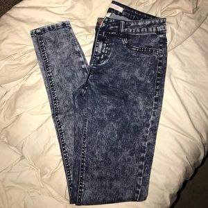 Refugee skinny pants size 6 high waisted acid wash