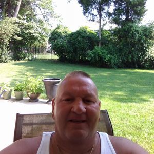 Meet your Posher, Dennis